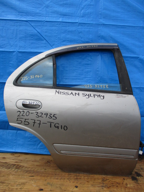 Used Nissan  VENT GLASS REAR RIGHT